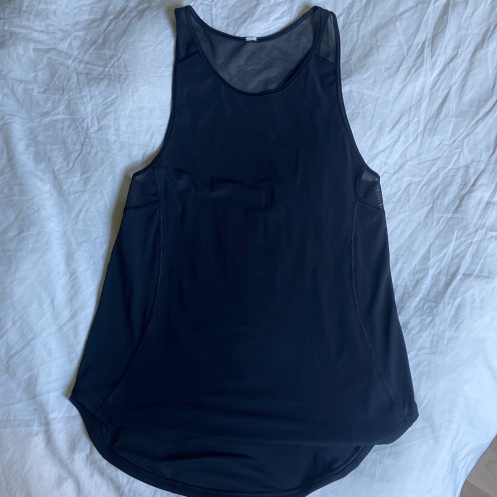 Lululemon tank top black size 6